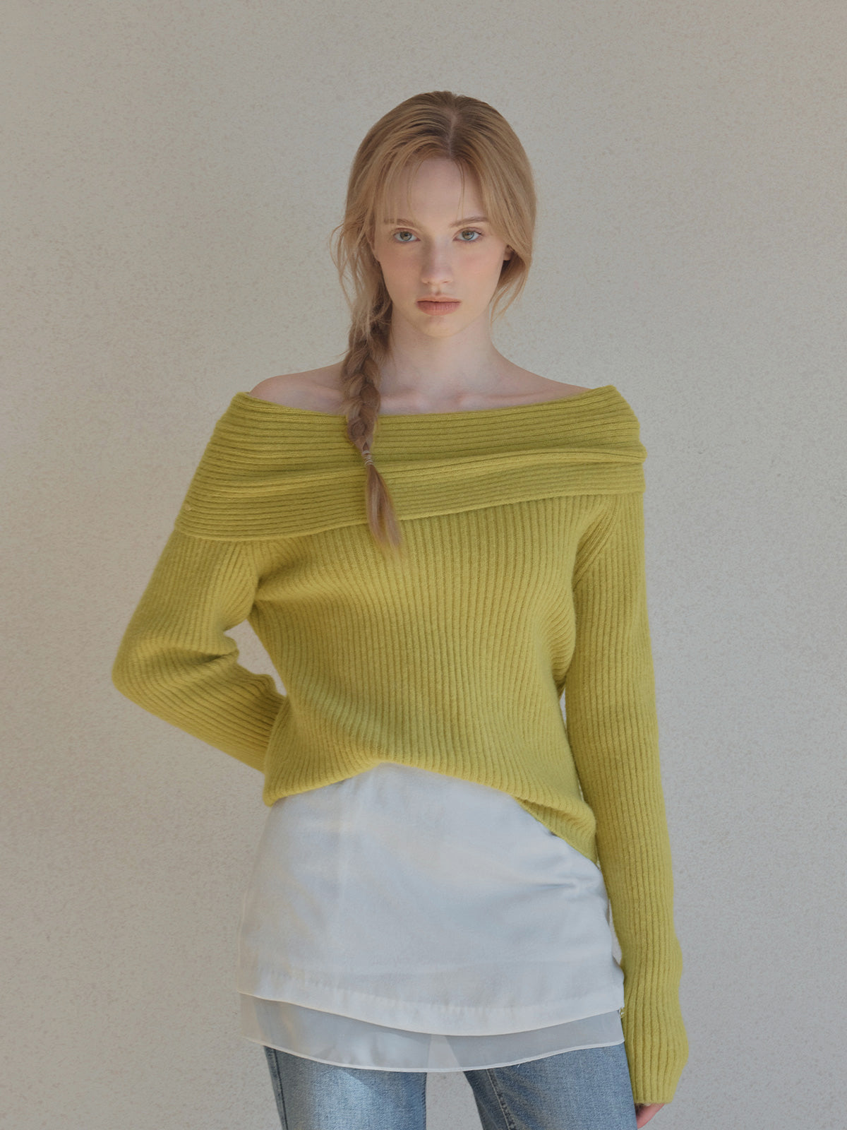 [TWEE] Eldin Off-Shoulder Ribbed Knit