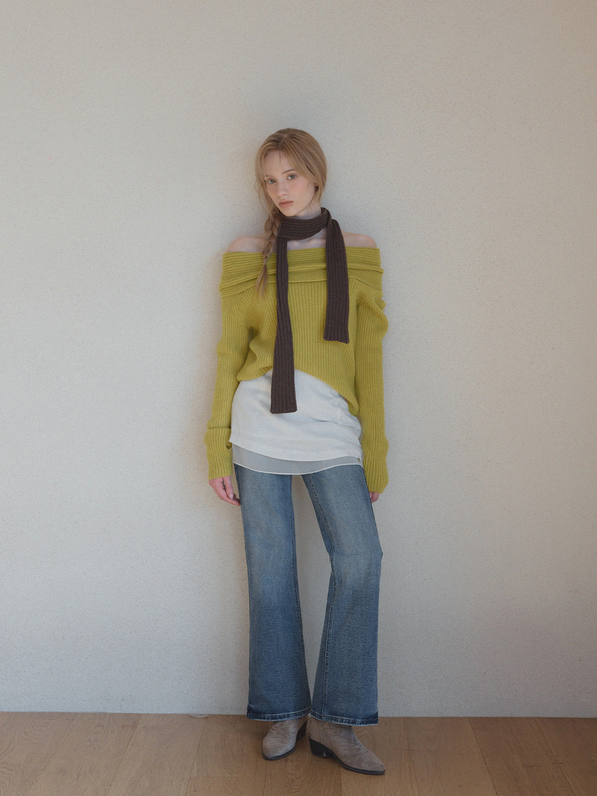 [TWEE] Eldin Off-Shoulder Ribbed Knit