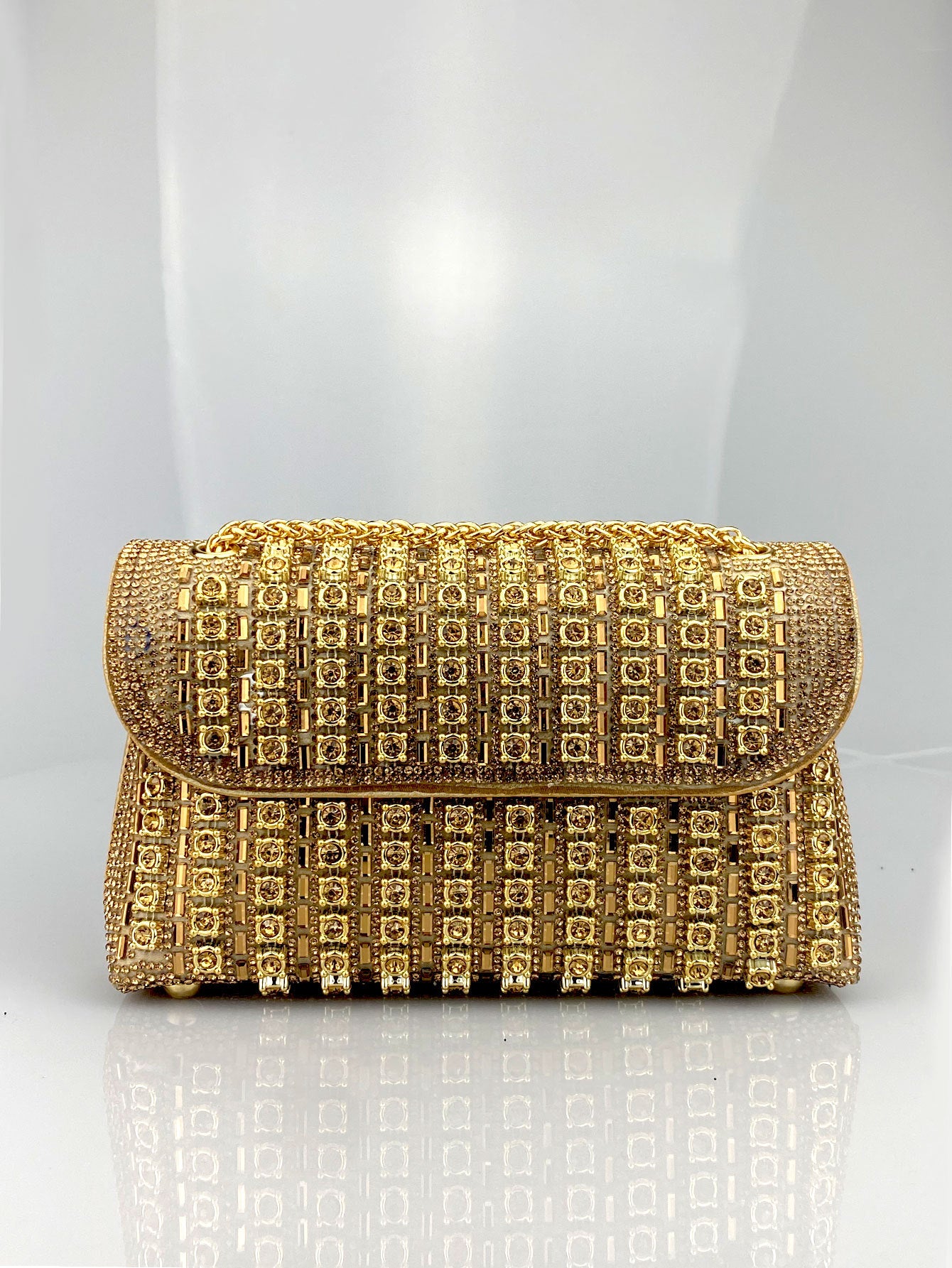New Elegant Evening Dress Style Brooch-Adorned Clutch Bag with Rhinestones Chain Strap and Cheongsam Design for Formal Occasions