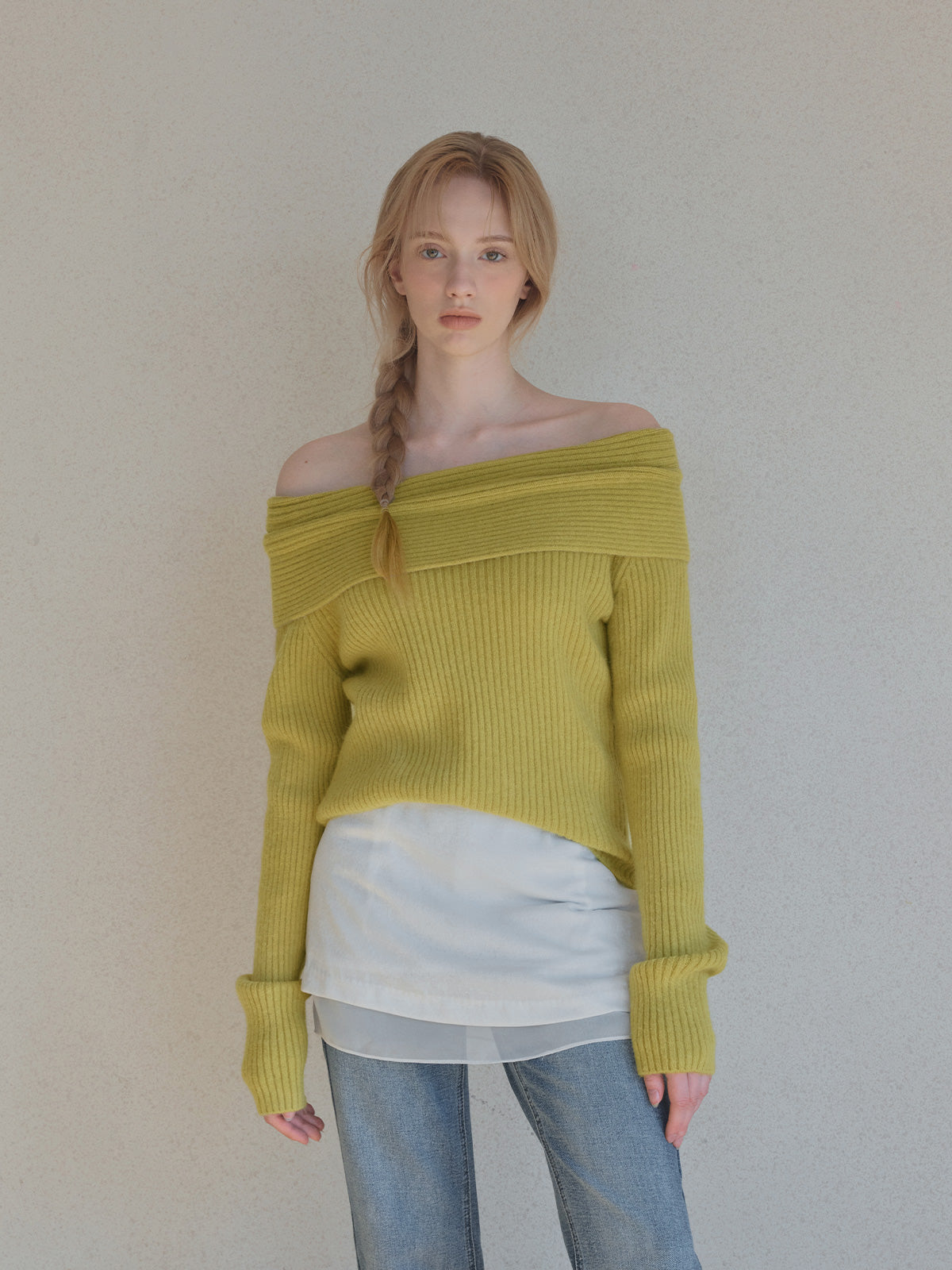 [TWEE] Eldin Off-Shoulder Ribbed Knit